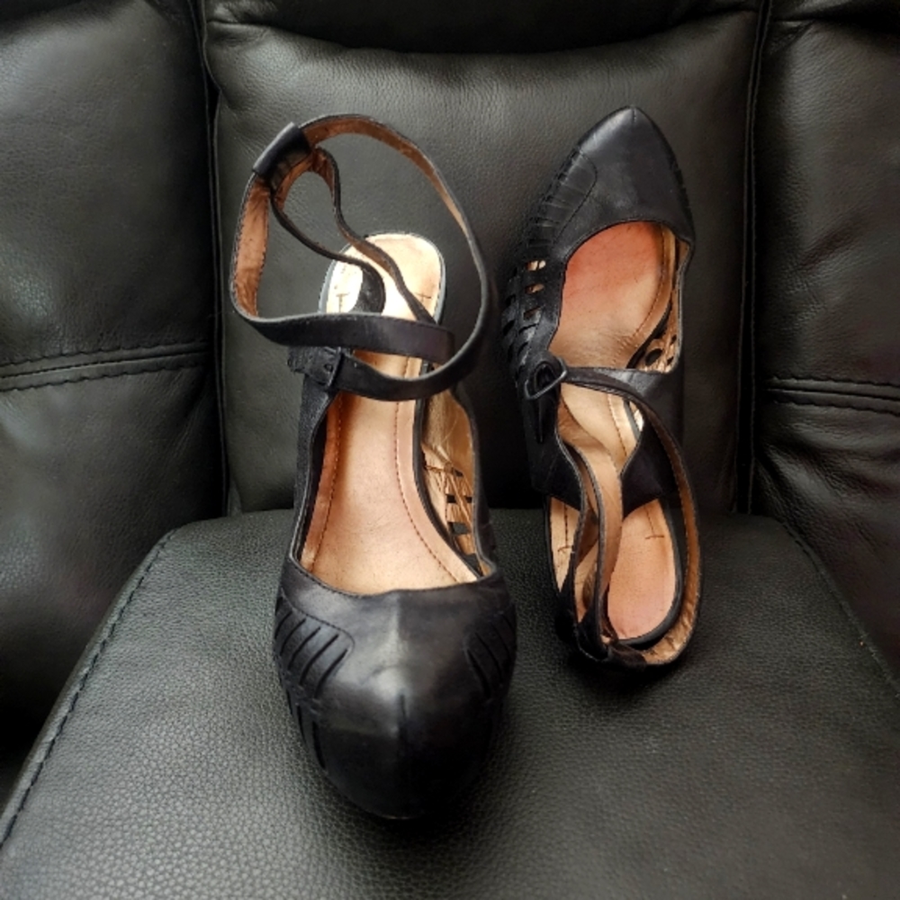 BCBG Heels